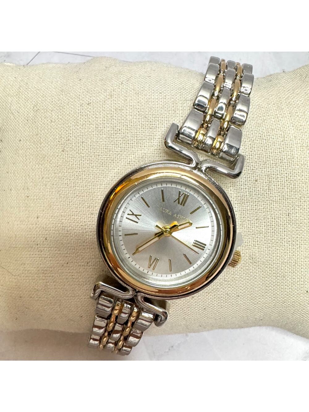 NWOB Laura Ashley Ladies Watch Two Tone T Bar Link Bracelet Band LA2107TTY